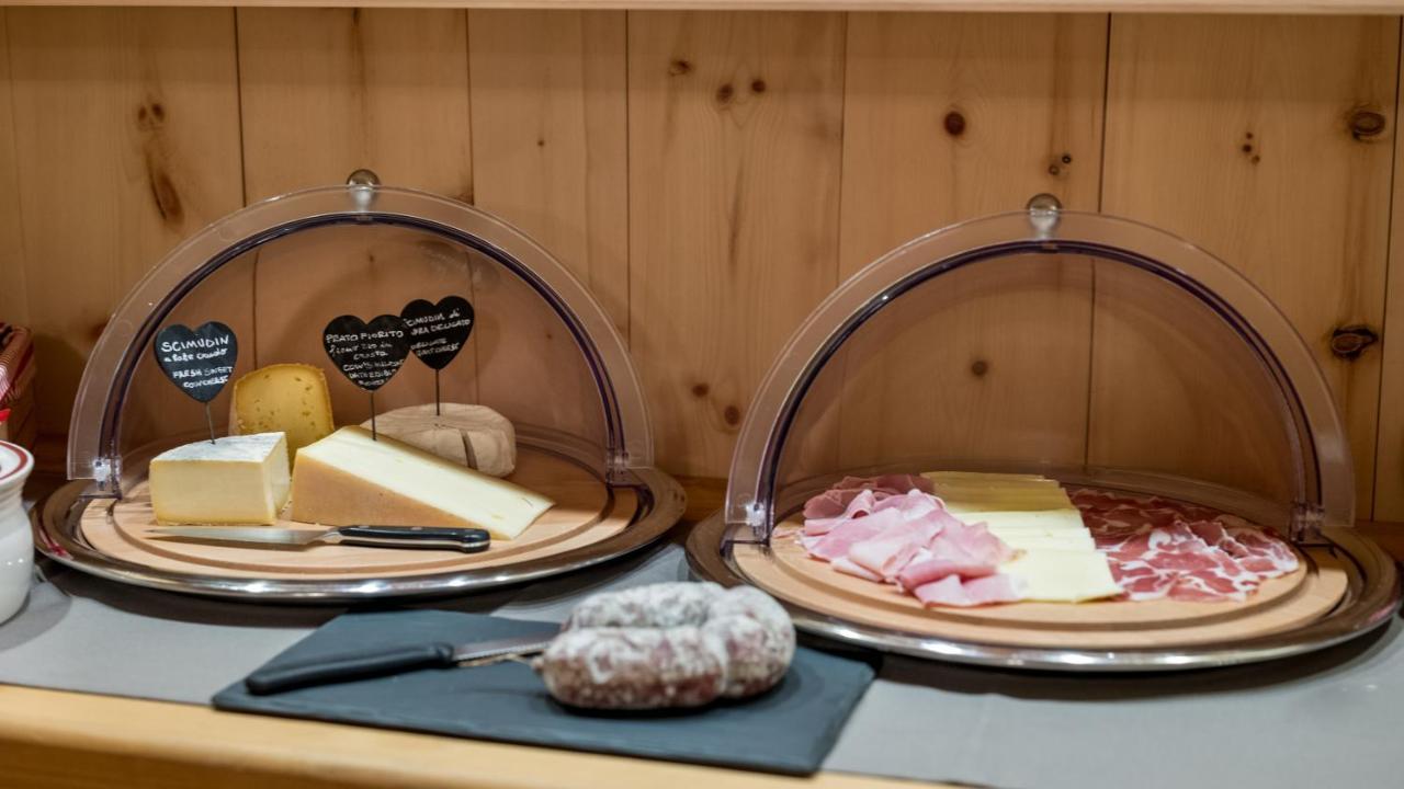 ホテル Meuble Garni Della Contea ボルミオ エクステリア 写真